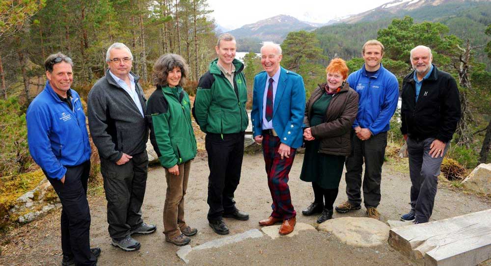 Left to right: Willie Fraser (NTS), Jim McAuley (SMG), Sandra Reid (FCS), Jack MacKay (FCS), Ian Mure (SMG), Councilor Margaret Davidson, Rule Anderson (NTS) & Cameron McNeish